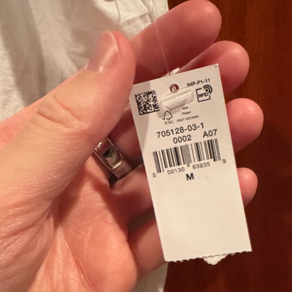 Old Navy White Sleeveless Tank with Ruffle Hem - Picture 3 of 6